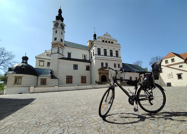 Kolem s kolem: za historií Pardubicka