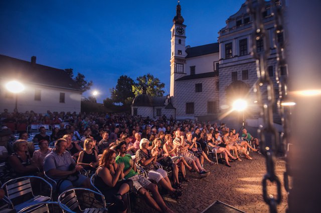 Divadelní festival Pernštejn(l)ove - představení Po stopách něžného muže (2018). Foto: Jiří Sejkora